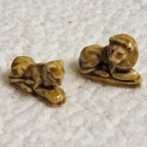 Wade England Vtg Red Rose Tea Miniature Porcelain Lion Lioness Figurines Art